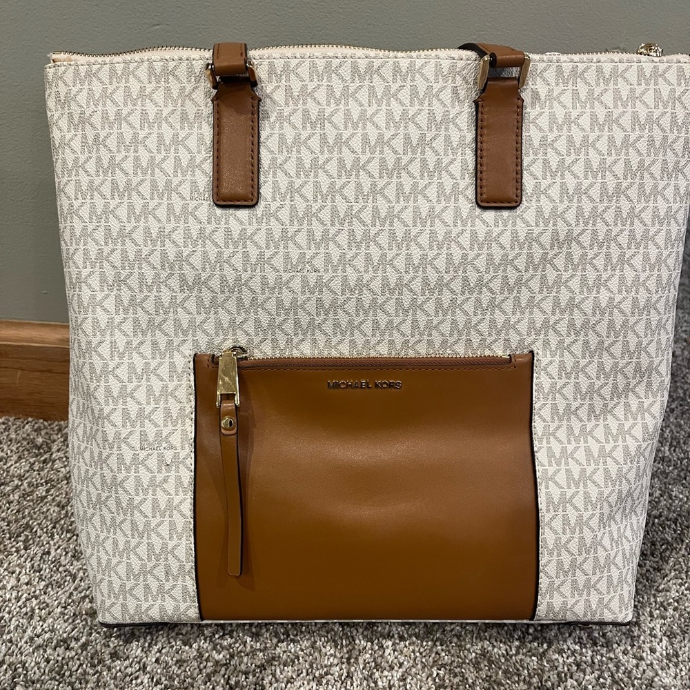 Michael Kors Ariana Tote